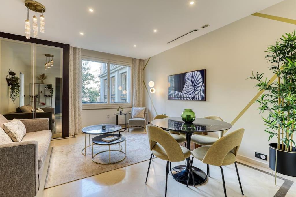 Montaigne Executive Suite Париж Экстерьер фото