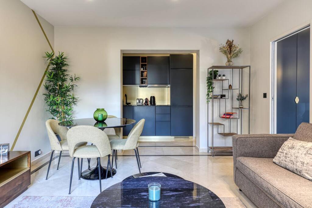 Montaigne Executive Suite Париж Экстерьер фото