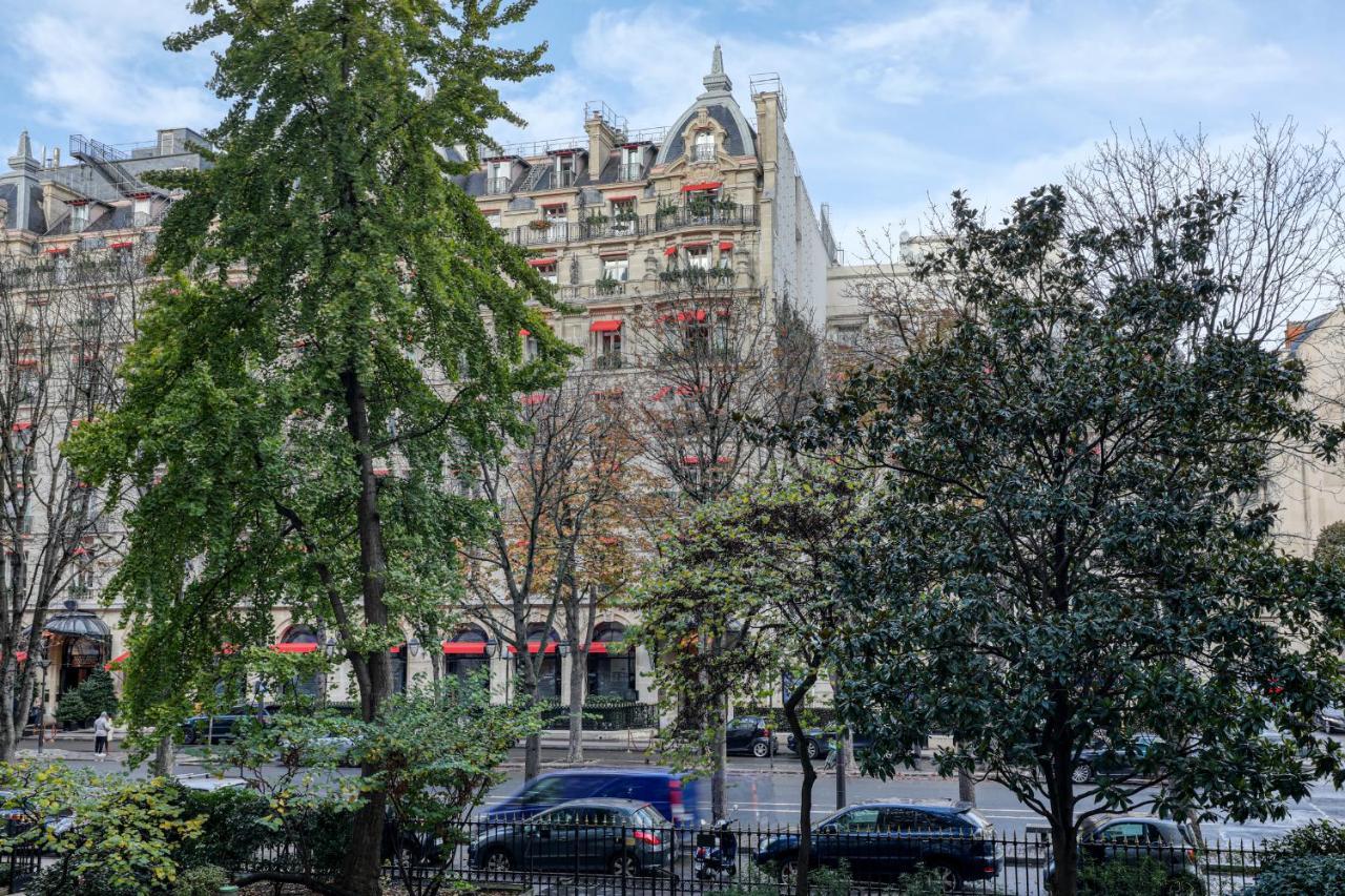 Montaigne Executive Suite Париж Экстерьер фото