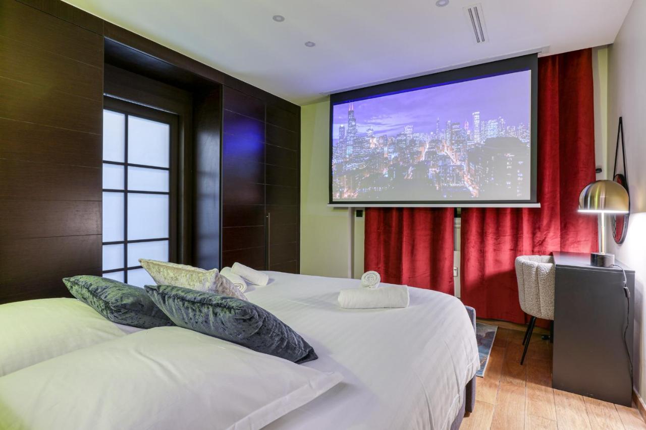 Montaigne Executive Suite Париж Экстерьер фото